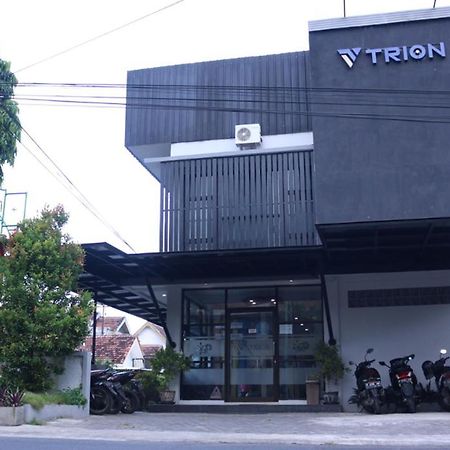 Trion Homestay Syariah Banyuwangi  Exterior photo